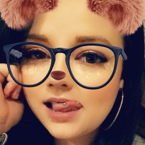 Meet your Posher, Victoria